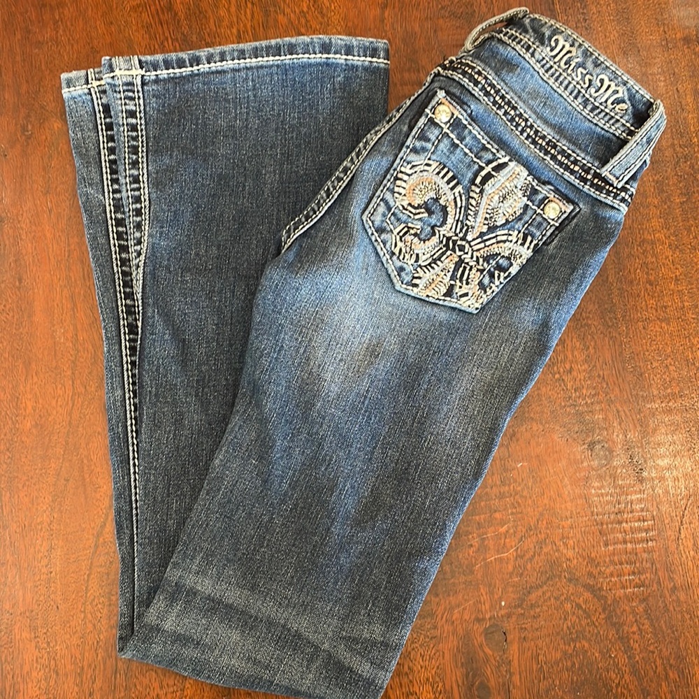 Girls Miss Me jeans. Size 8 boot cut. Thick stitch fleur-de-lis